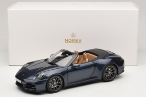 Porsche 911 992.2 Carrera Kabriolet Yachting Blue Norev 1:18 187180 Kov – obrázok 8 z 8