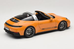 Porsche 911 992.2 Targa 4 GTS Bahama Yellow Norev 1:18 187190 Kov – obrázok 4 z 10