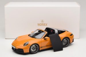 Porsche 911 992.2 Targa 4 GTS Bahama Yellow Norev 1:18 187190 Kov – obrázok 10 z 10