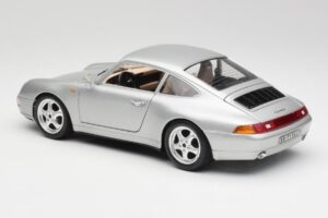 Porsche 911 993 Carrera Strieborný Bburago 1:18 3050-M1 Kov – obrázok 4 z 8