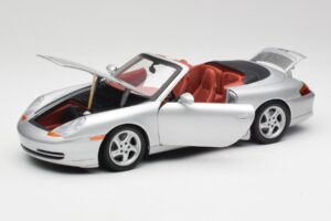Porsche 911 996 Kabriolet Strieborný Gate 1:18 1052 Kov – obrázok 2 z 8