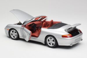 Porsche 911 996 Kabriolet Strieborný Gate 1:18 1052 Kov – obrázok 5 z 8