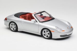 Porsche 911 996 Kabriolet Strieborný Gate 1:18 1052 Kov – obrázok 6 z 8