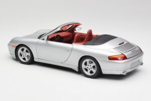 Porsche 911 996 Kabriolet Strieborný Gate 1:18 1052 Kov – obrázok 7 z 8