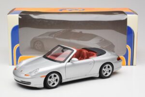 Porsche 911 996 Kabriolet Strieborný Gate 1:18 1052 Kov – obrázok 8 z 8