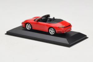 Porsche 911 996 Carrera 4S Kabriolet Červený Minichamps 1:43 400062831 Kov – obrázok 3 z 4