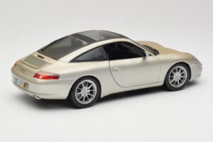 Porsche 911 996 Carrera 4S Strieborný Maisto 1:18 WAP02102212 Kov – obrázok 3 z 8