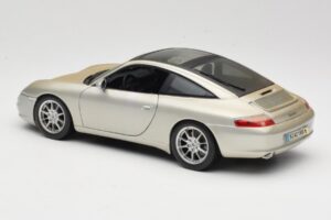 Porsche 911 996 Carrera 4S Strieborný Maisto 1:18 WAP02102212 Kov – obrázok 7 z 8