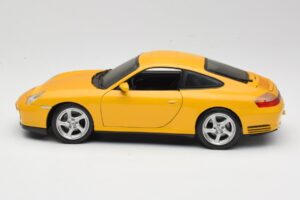 Porsche 911 996 Carrera 4S Žltý Maisto 1:18 WAP02101610 Kov – obrázok 4 z 8