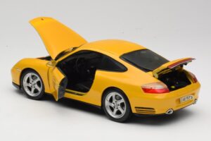 Porsche 911 996 Carrera 4S Žltý Maisto 1:18 WAP02101610 Kov – obrázok 5 z 8