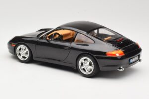 Porsche 911 996 Carrera Čierny Bburago 1:18 3385-M2 Kov – obrázok 7 z 8