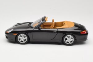 Porsche 911 996 Carrera Kabriolet Čierny UT Models 1:18 WAP02100997 Kov – obrázok 4 z 8
