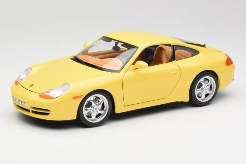 Porsche 911 996 Carrera Žltý Bburago 1:18 30085-M1 Kov