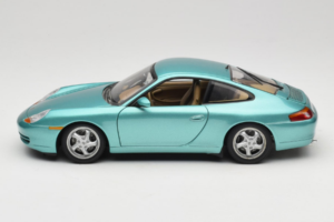 Porsche 911 996 Green Metallic UT Models 1:18 27901 Kov – obrázok 4 z 8