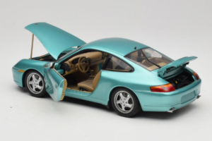 Porsche 911 996 Green Metallic UT Models 1:18 27901 Kov – obrázok 5 z 8
