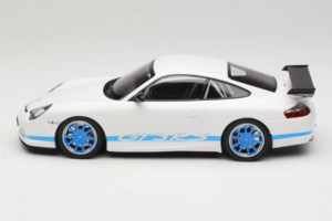 Porsche 911 996 GT3 RS Biely Modré Pruhy Minichamps 1:18 155062021 Kov – obrázok 3 z 6