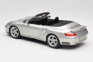 Porsche 911 996 Turbo Kabriolet Strieborný Maisto 1:18 31660 Kov – obrázok 7 z 8