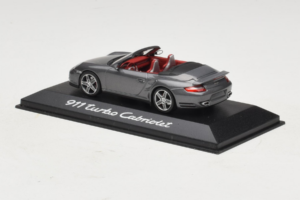 Porsche 911 997 Turbo Cabriolet Grey Metallic Minichamps 1:43 WAP02015216 Kov – obrázok 3 z 5