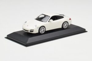 Porsche 911 997 Carrera 4S Carrara Biely Minichamps 1:43 403066431 Kov – obrázok 2 z 4