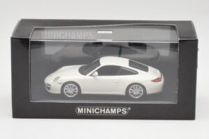Porsche 911 997 Carrera 4S Carrara Biely Minichamps 1:43 403066431 Kov – obrázok 4 z 4