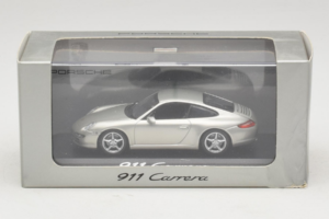 Porsche 911 997 Carrera Silver Metallic Minichamps 1:43 WAP02011515 Kov – obrázok 5 z 5