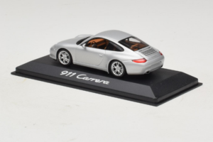 Porsche 911 997 Carrera Silver Metallic Minichamps 1:43 WAP02001218 Kov – obrázok 3 z 5