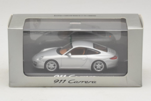 Porsche 911 997 Carrera Silver Metallic Minichamps 1:43 WAP02001218 Kov – obrázok 5 z 5