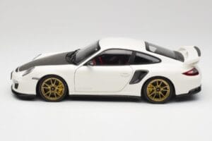 Porsche 911 997 GT2 RS Biely & Zlatý Kolesá Minichamps 1:18 100069406 Kov – obrázok 4 z 8