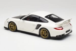 Porsche 911 997 GT2 RS Biely & Zlatý Kolesá Minichamps 1:18 100069406 Kov – obrázok 7 z 8