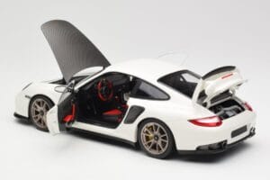 Porsche 911 997 GT2 RS Biely Minichamps 1:18 100069400 Kov – obrázok 5 z 8