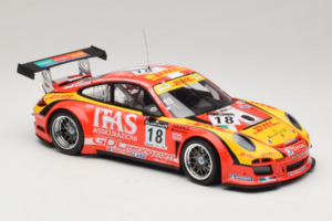 Porsche 911 997 GT3 R #8 De Lorenzi Racing De Lorenzi 24 Hours of Spa 2011 Minichamps 1:18 151118918 Kov – obrázok 4 z 6