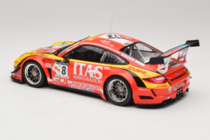 Porsche 911 997 GT3 R #8 De Lorenzi Racing De Lorenzi 24 Hours of Spa 2011 Minichamps 1:18 151118918 Kov – obrázok 5 z 6