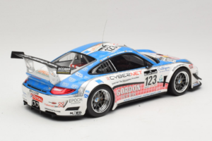 Porsche 911 997 GT3 R #123 Muhlner Motorsport E. Fumal / E. Thiry 24 Hours of Spa 2011 Minichamps 1:18 151118923 Kov – obrázok 2 z 6
