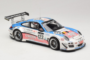 Porsche 911 997 GT3 R #123 Muhlner Motorsport E. Fumal / E. Thiry 24 Hours of Spa 2011 Minichamps 1:18 151118923 Kov – obrázok 4 z 6