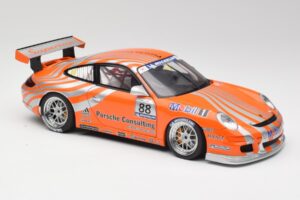 Porsche 911 997 GT3 R #88 Porsche Consulting 2005 AUTOart 1:18 77821 Kov – obrázok 6 z 8