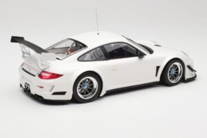 Porsche 911 997 GT3 R Street Biely Minichamps 1:18 151108900 Kov – obrázok 2 z 6