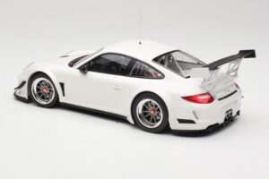 Porsche 911 997 GT3 R Street Biely Minichamps 1:18 151108900 Kov – obrázok 5 z 6