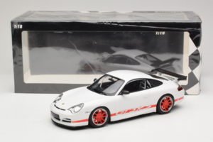 Porsche 911 996 GT3 RS Biely Červený Pruh Minichamps 1:18 155062020 Kov – obrázok 6 z 6