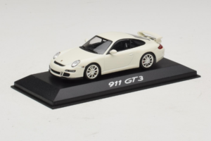 Porsche 911 997 GT3 Biely Minichamps 1:43 WAP02012016 Kov – obrázok 2 z 5