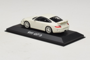 Porsche 911 997 GT3 Biely Minichamps 1:43 WAP02012016 Kov – obrázok 3 z 5