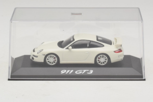 Porsche 911 997 GT3 Biely Minichamps 1:43 WAP02012016 Kov – obrázok 4 z 5