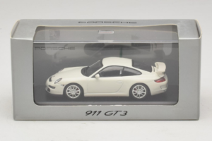 Porsche 911 997 GT3 Biely Minichamps 1:43 WAP02012016 Kov – obrázok 5 z 5