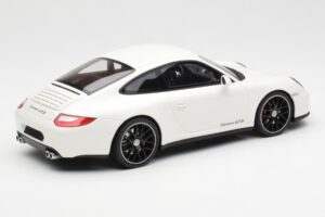 Porsche 911 997 GTS Biely GT Spirit 1:18 GT287 Živica – obrázok 2 z 6