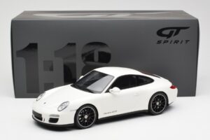 Porsche 911 997 GTS Biely GT Spirit 1:18 GT287 Živica – obrázok 6 z 6
