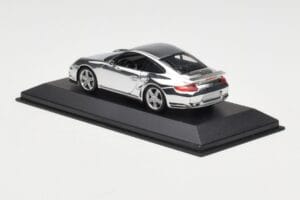Porsche 911 997 Turbo Chrome Silver Minichamps 1:43 WAP02060816-R Kov – obrázok 4 z 5