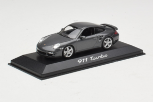 Porsche 911 997 Turbo Grey Metallic Minichamps 1:43 WAP02013116 Kov – obrázok 2 z 4