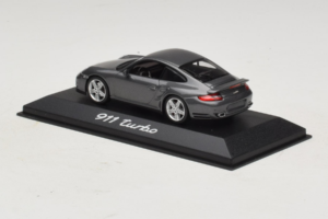 Porsche 911 997 Turbo Grey Metallic Minichamps 1:43 WAP02013016 Kov – obrázok 3 z 5