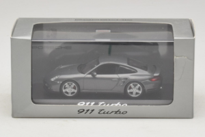 Porsche 911 997 Turbo Grey Metallic Minichamps 1:43 WAP02013016 Kov – obrázok 5 z 5