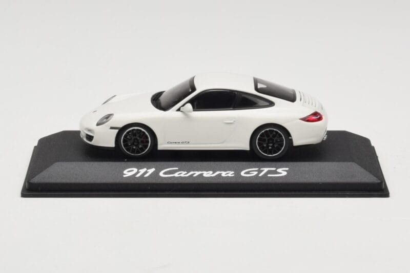 Porsche 911 997.2 Carrera GTS Biely Minichamps 1:43 WAP0200200B Kov