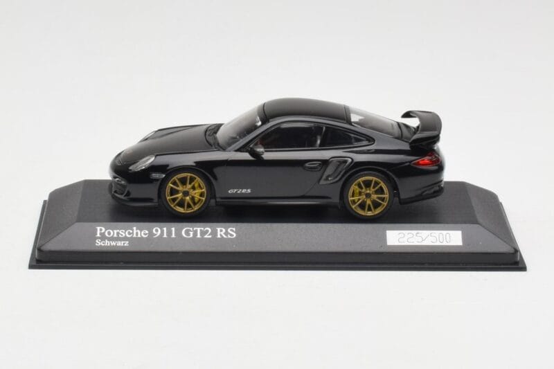 Porsche 911 997.2 GT2 RS Čierny so Zlatými Ráfkami Minichamps 1:43 400069402 Kov